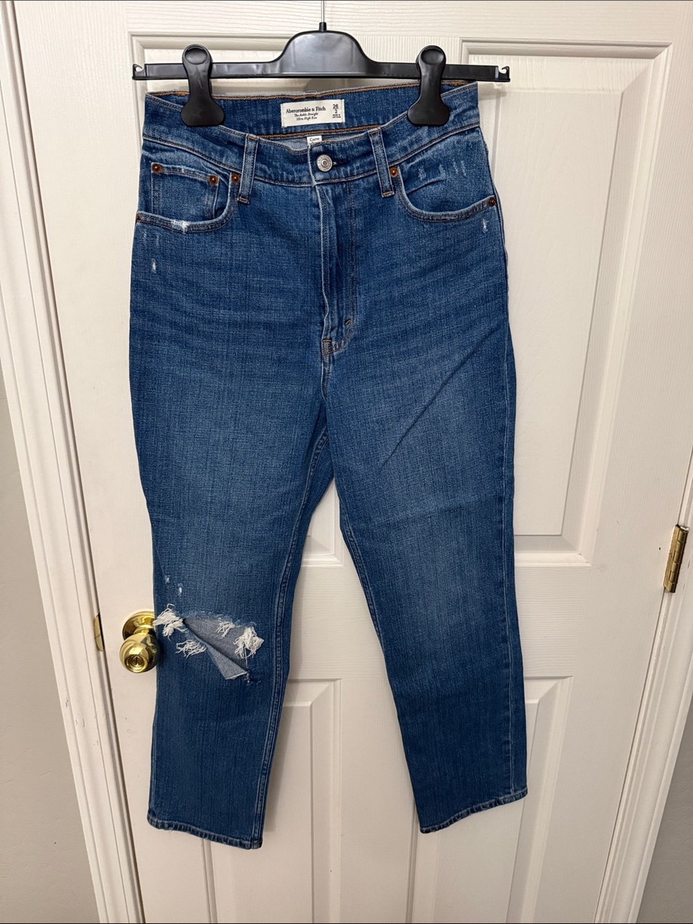 Abercrombie & Fitch Medium Blue Straight-Leg Women's Jeans